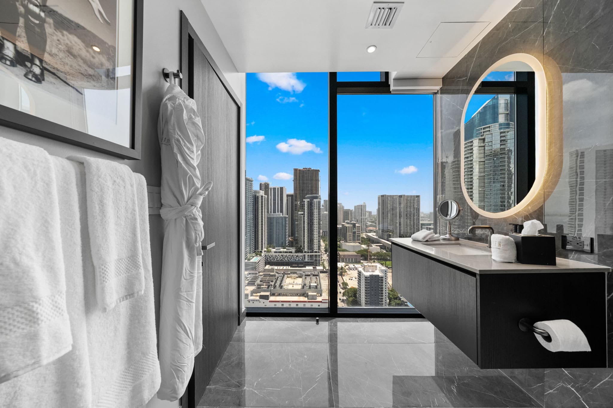 E11EVEN Executive Suite | City Views