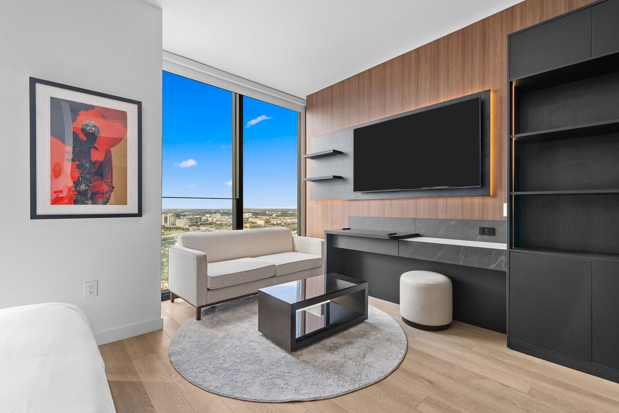 E11EVEN Executive Level Suite | Pool & City Views