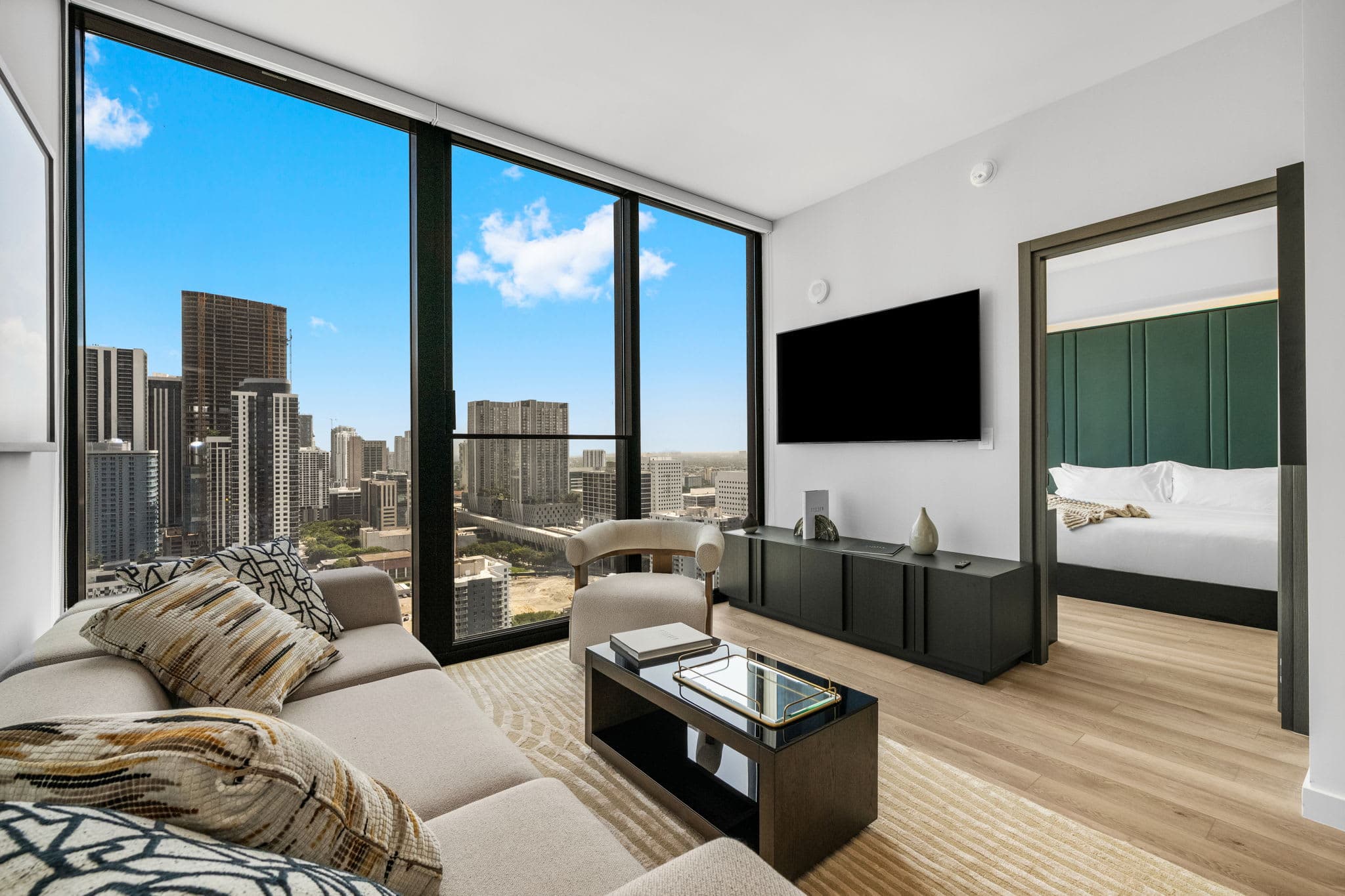 32nd Floor E11EVEN with Rooftop Pool & Skyline Views