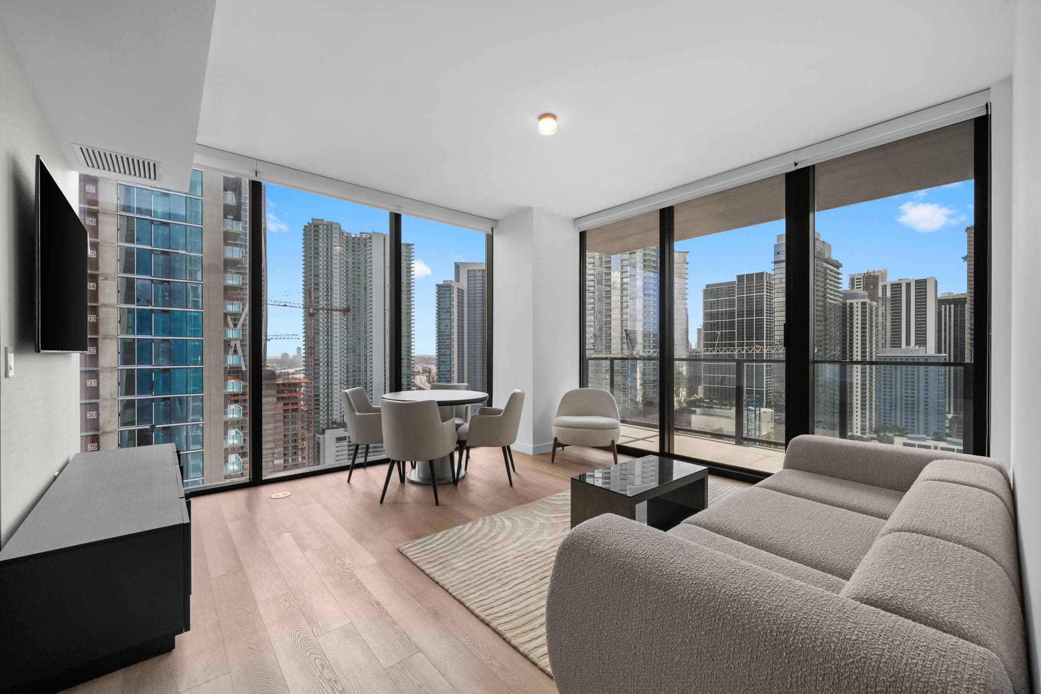 33rd Floor Stunning Suite at E11EVEN Rooftop Pool Balcony Gym