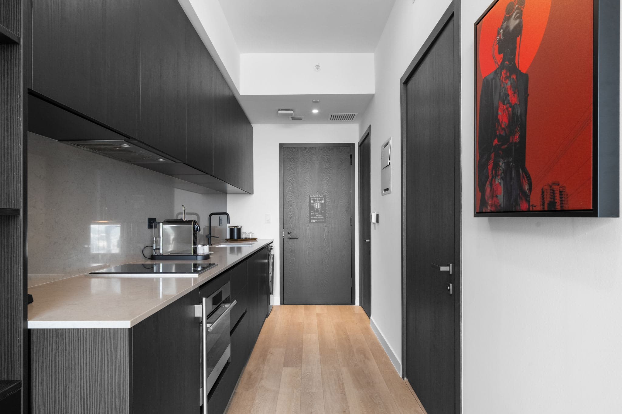 E11EVEN Studio Suite w/ Rooftop Pool City Views