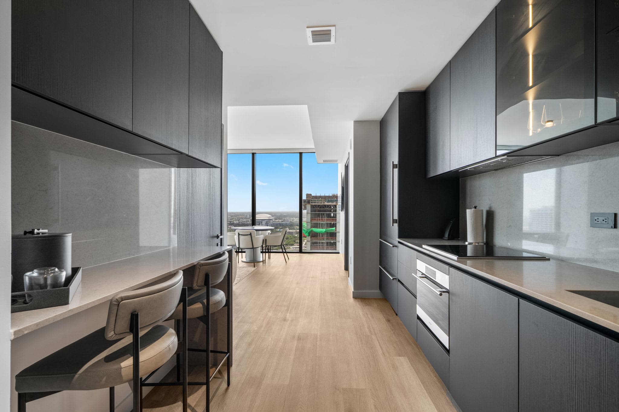 35th Floor E11EVEN Retreat with Skyline & Bay Views