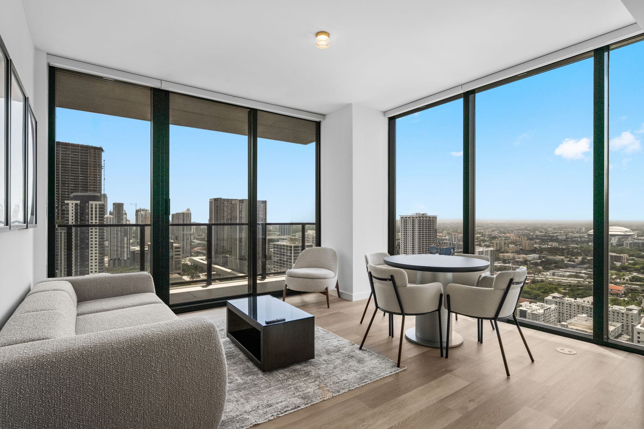 31st Floor E11EVEN | 2BR Skyline Suite + Pool