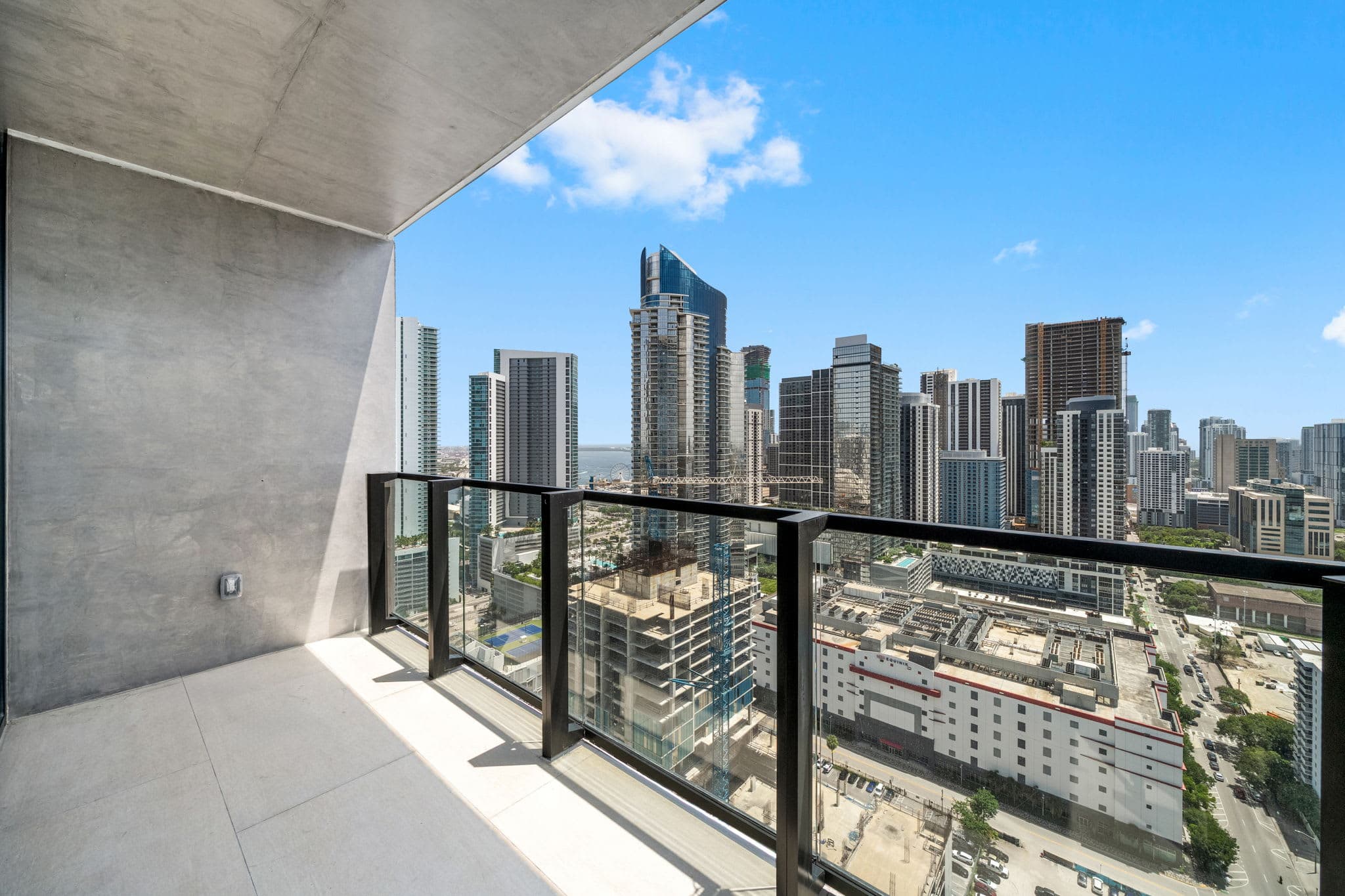31st Floor E11EVEN | 2BR Skyline Suite + Pool